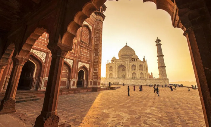 Taj Mahal Sunrise Tour